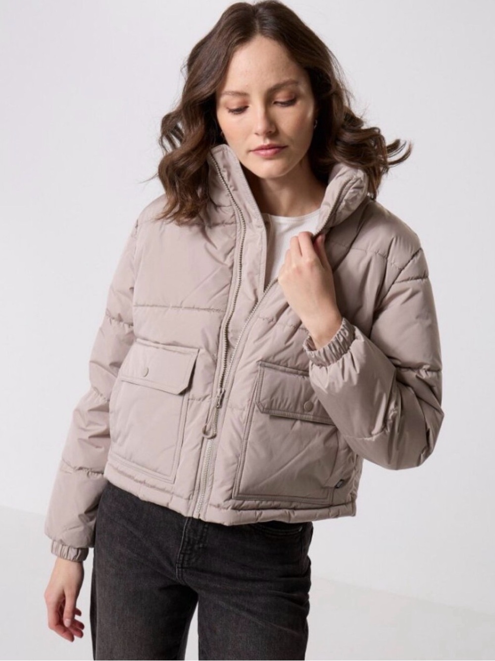 🌺NWT retails $130 Vans Aubrey primaloft puffer Jacket 🌺